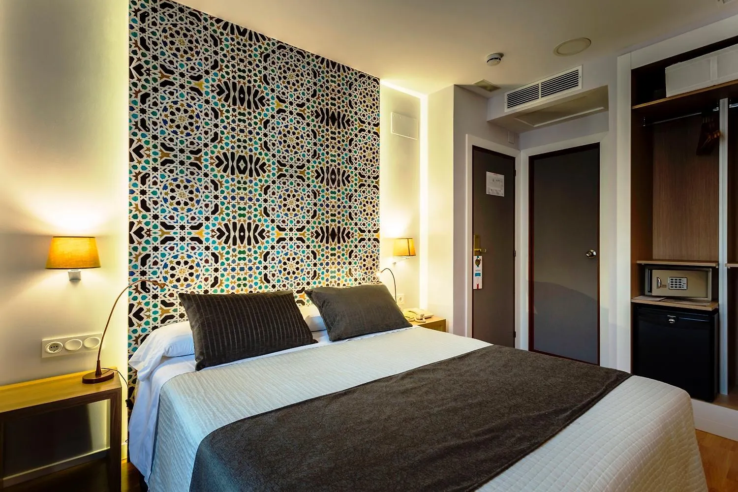 Hotel Comfort Dauro 2 Granada 3*,